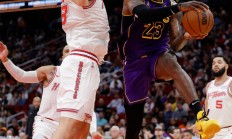 九游娱乐网址-关于火箭惨败湖人，遭遇三连败的信息