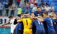 九游娱乐教练-斯洛伐克虽胜波兰，小组出线悬念渺茫的简单介绍