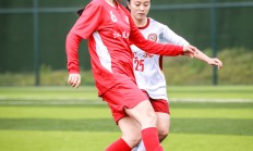 九游娱乐在线登录-女子足球赛场上的飒爽英姿