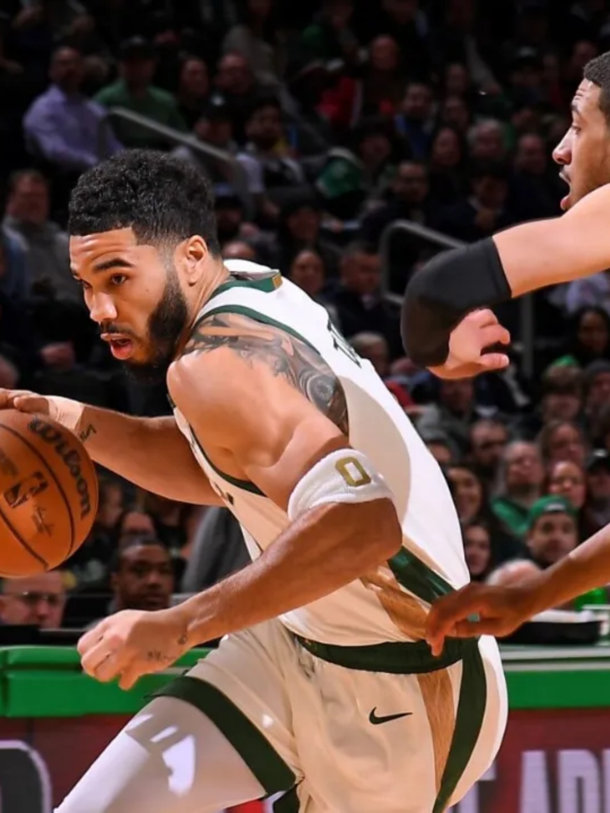 凯尔特人内线抢篮板,控制比赛节奏 凯尔特人内线抢篮板,控制比赛节奏