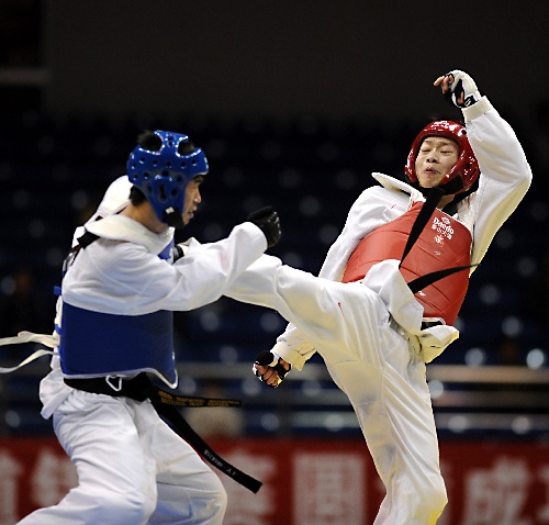 关于芬兰选手擒金，勇夺自由式跆拳道赛冠军的信息