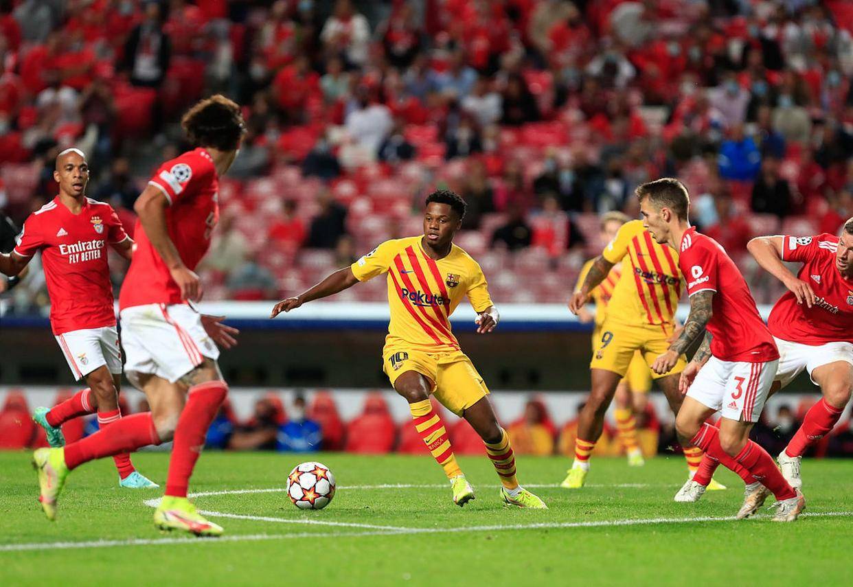 包含利物浦客场战胜伯恩茅斯，保持不败状态的词条