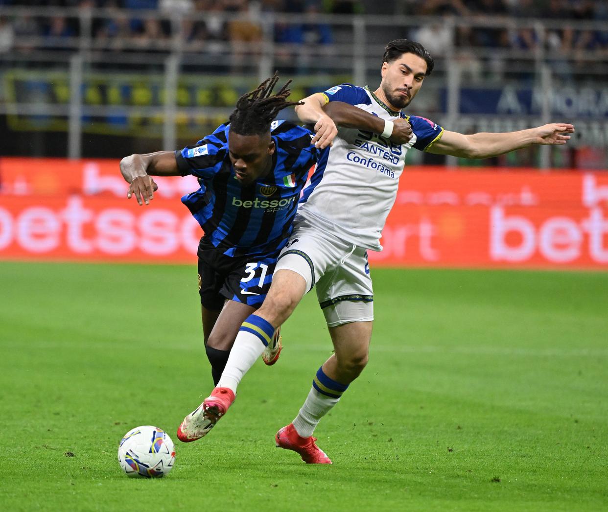 意甲国际米兰将在夏季转会窗口强化中场的简单介绍