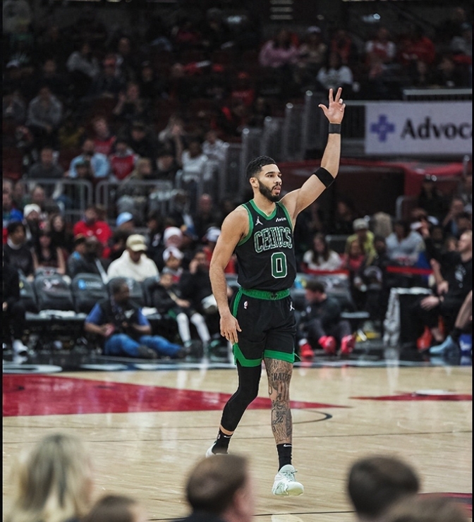 包含公牛大胜凯尔特人取得领先的词条