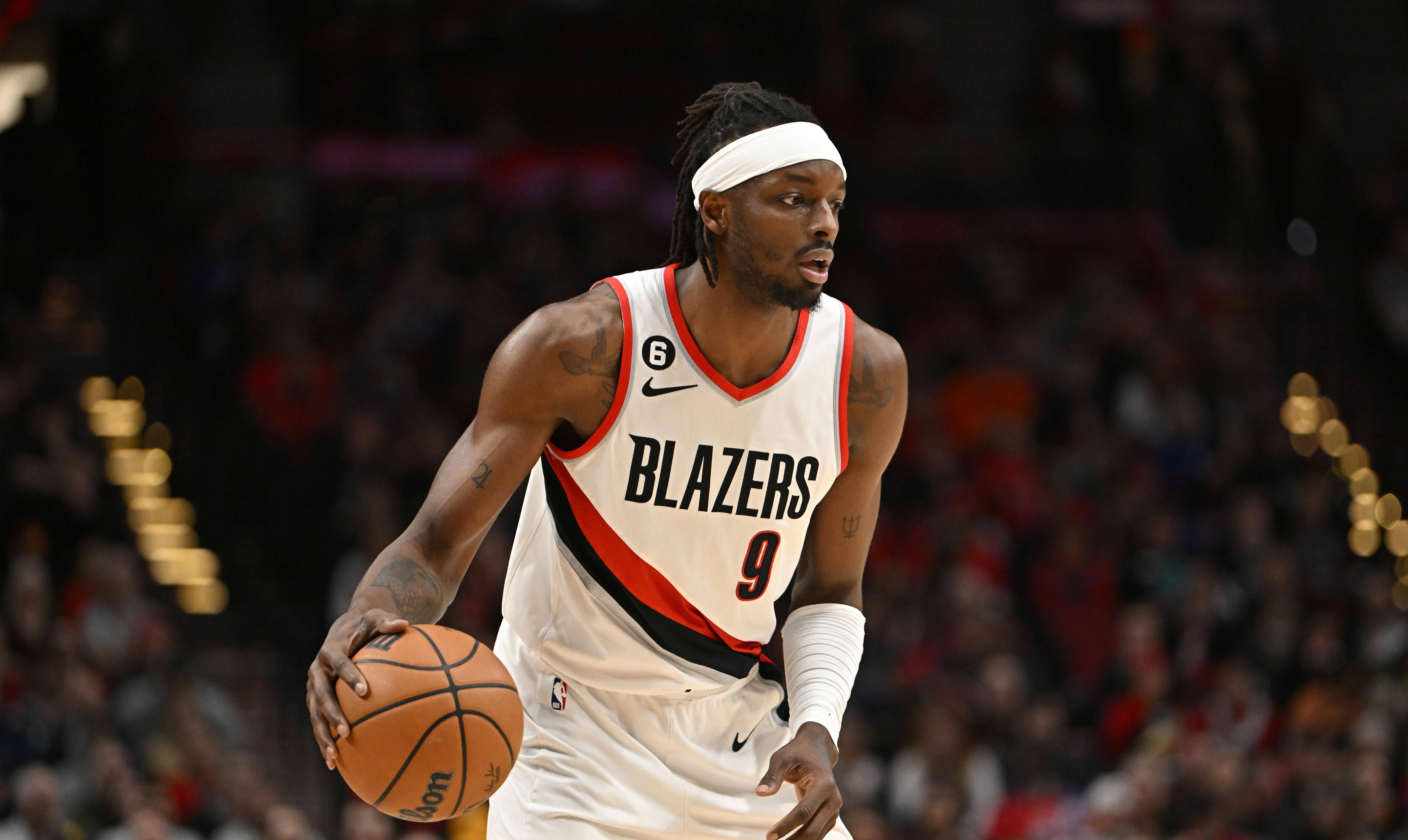 开拓者凭借三分球取胜