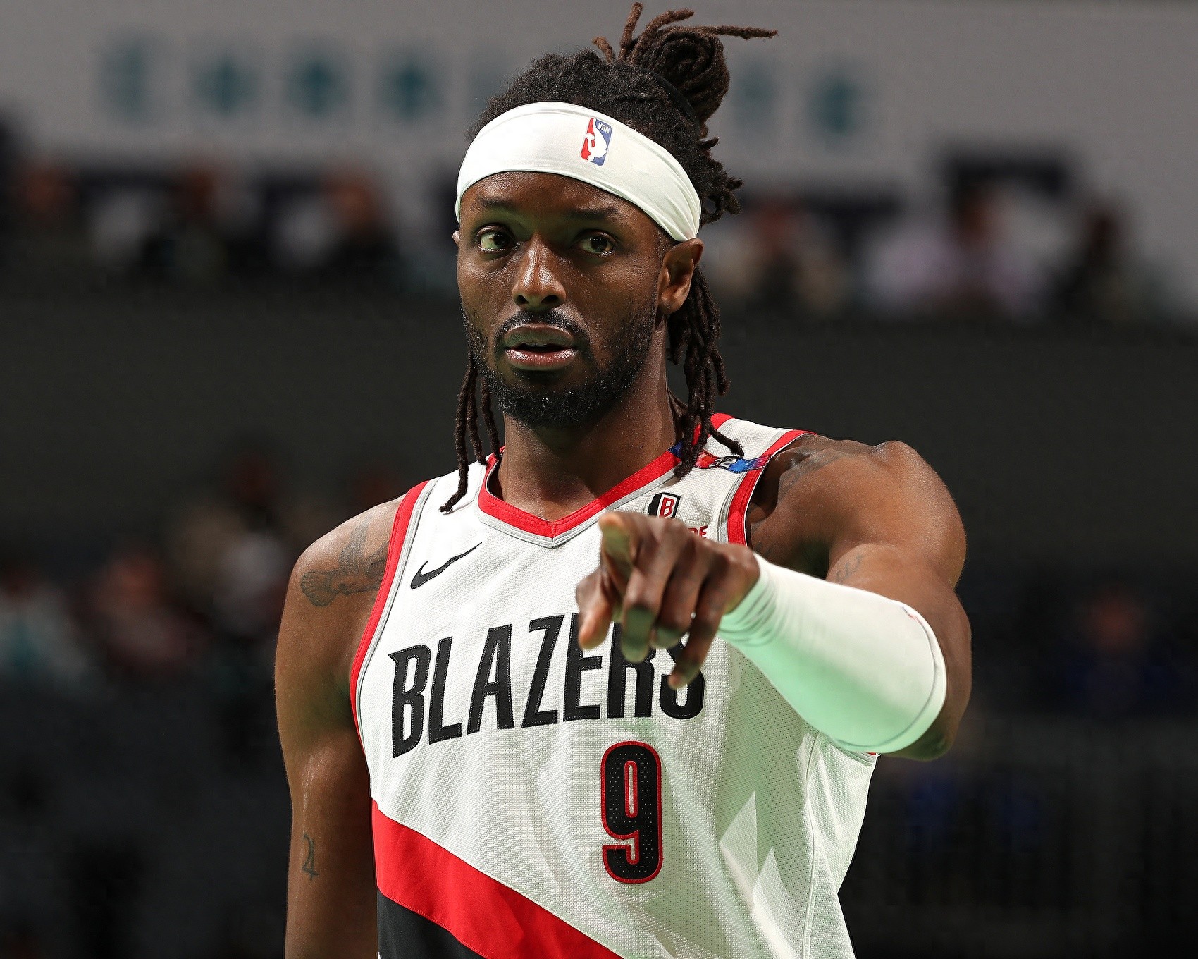 开拓者防守不力，遭遇连败困扰