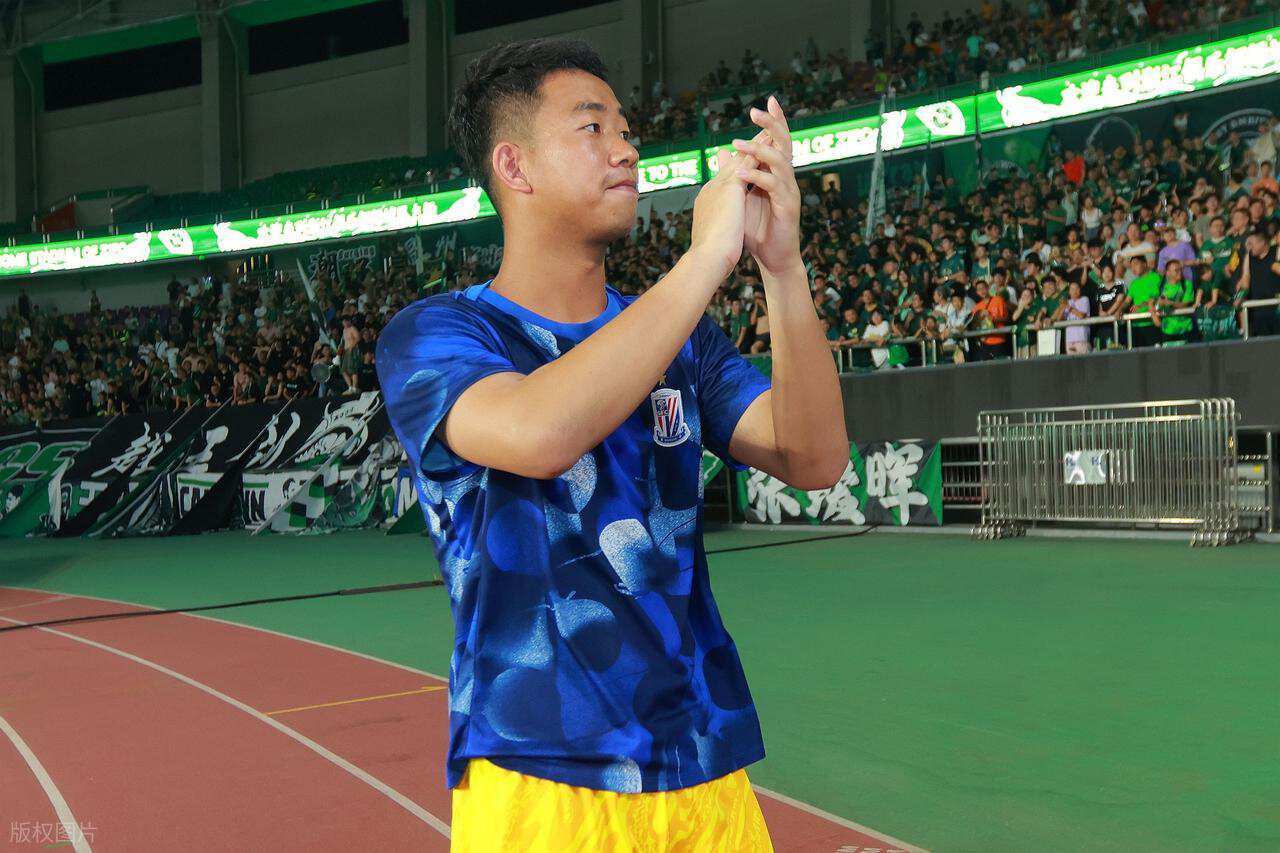 球队替补球员在比赛中挺身而出