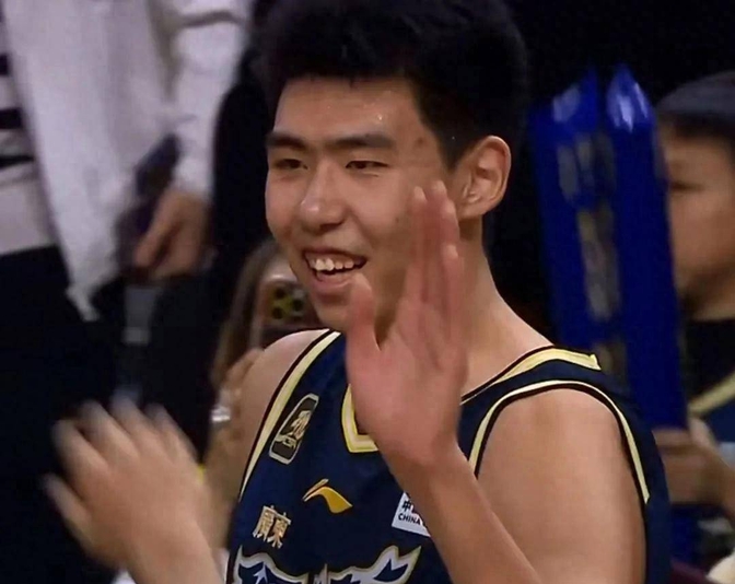 关键时刻的绝杀助球队取得胜利的简单介绍